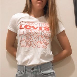 URBAN OUTFITTERS Levi’s t-shirt